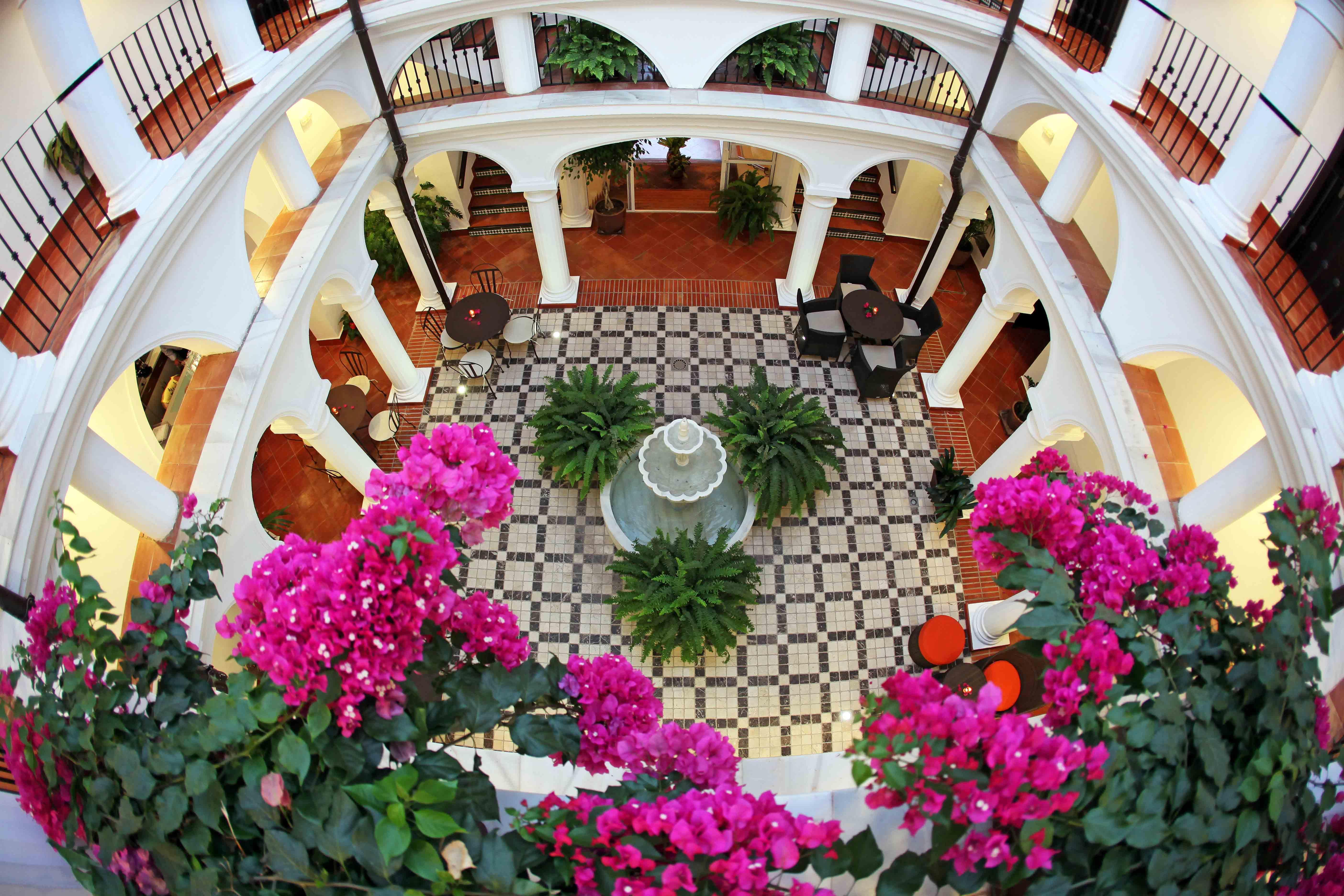 Hotel La Fonda เบนัลมาเดนา ภายนอก รูปภาพ