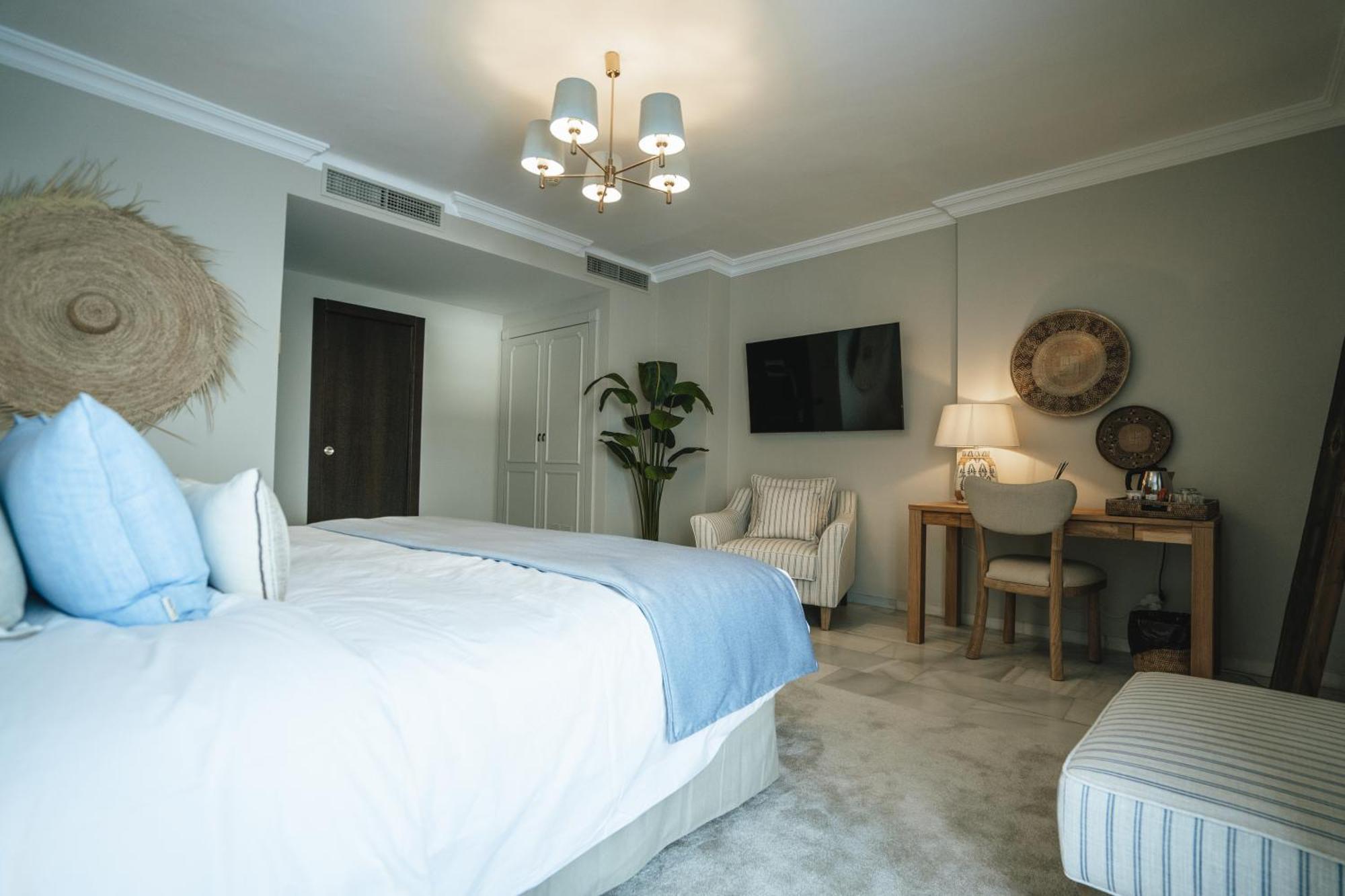 Hotel La Fonda เบนัลมาเดนา ภายนอก รูปภาพ
