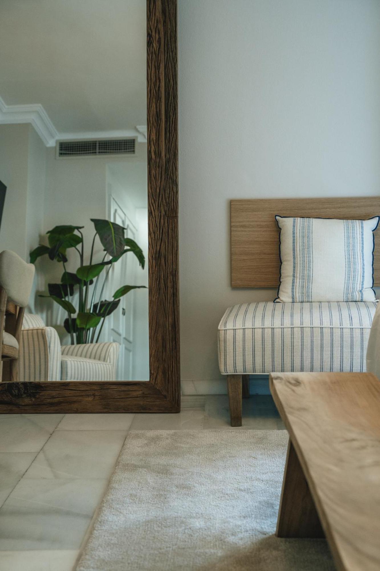 Hotel La Fonda เบนัลมาเดนา ภายนอก รูปภาพ