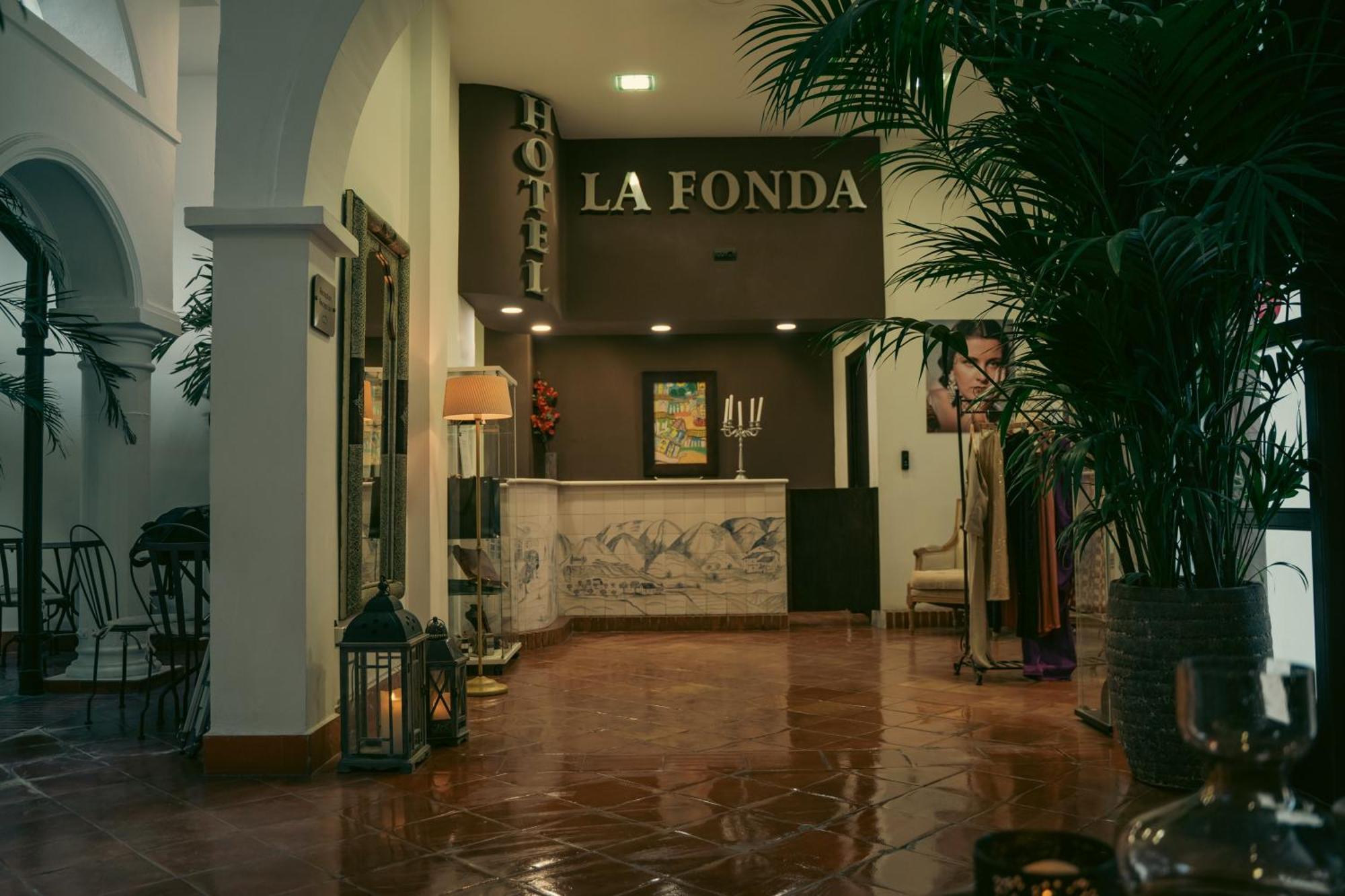 Hotel La Fonda เบนัลมาเดนา ภายนอก รูปภาพ